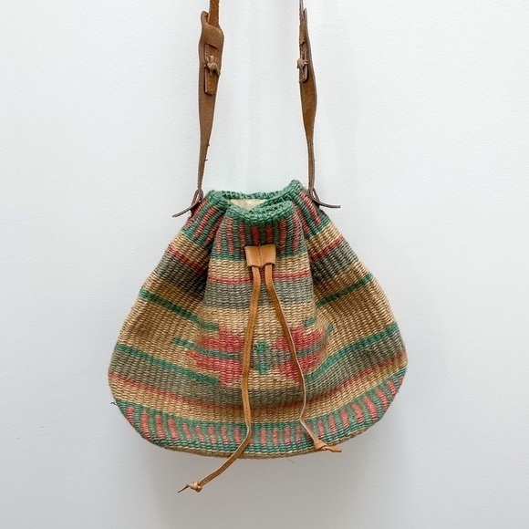 Vintage Handbags - Vintage Woven Jute Bucket Bag